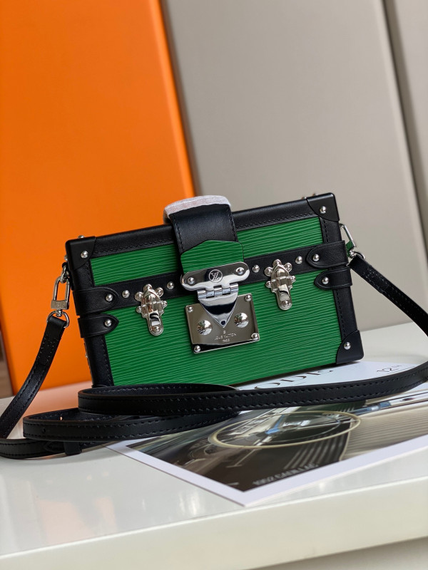 l0*is V*t0n petite malle