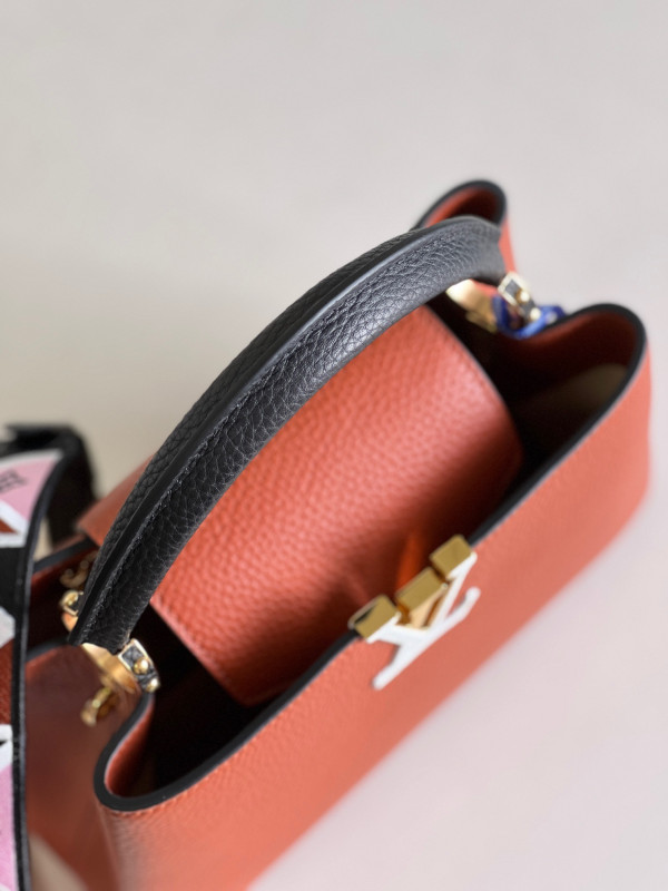 l0*is V*t0n capucines bb