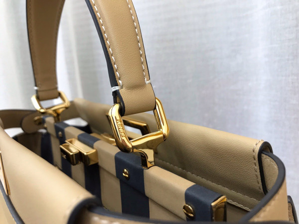 F**di  medium peekaboo-26-33-12cm