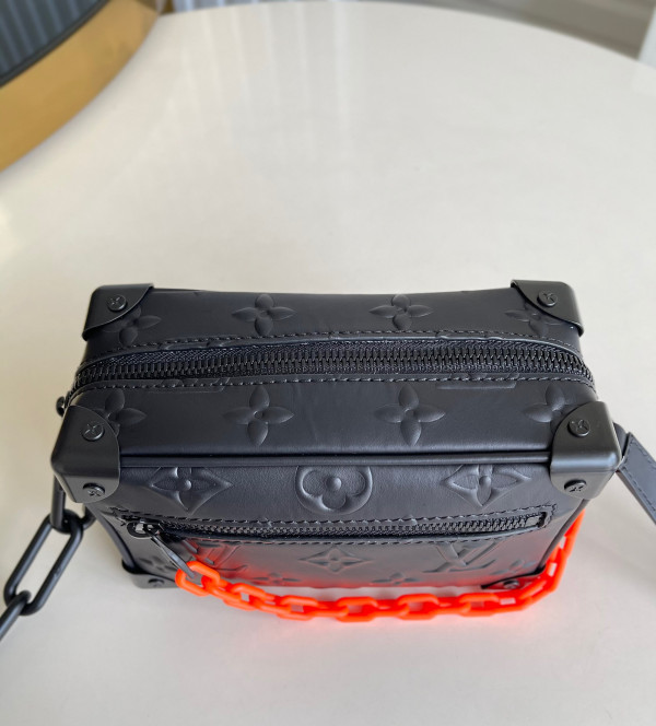 l0*is V*t0n mini soft trunk