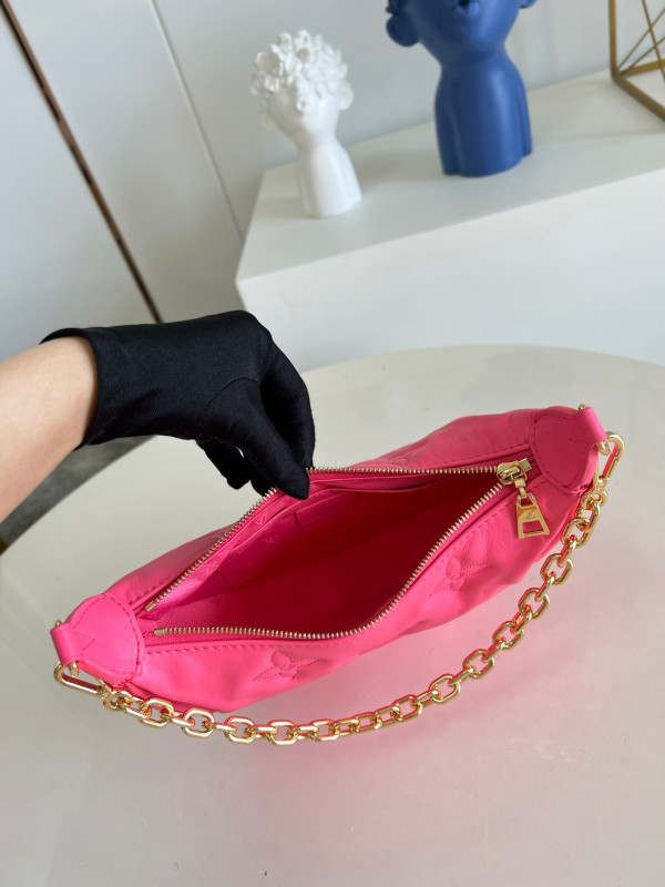 l0*is V*t0n over the moon