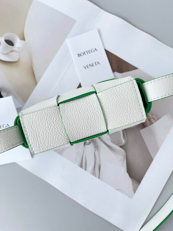 bo*te*ga Ve*ne*ta candy mini cassette-12*8*4cm