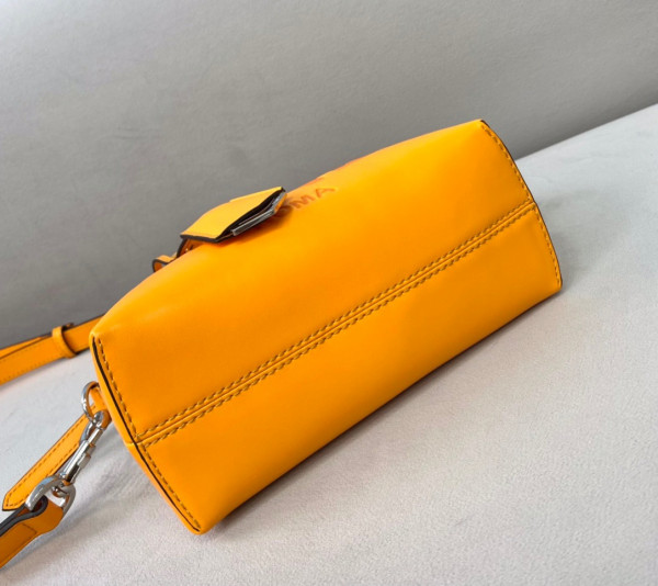 F**di by the way mini-12-9-20.5cm