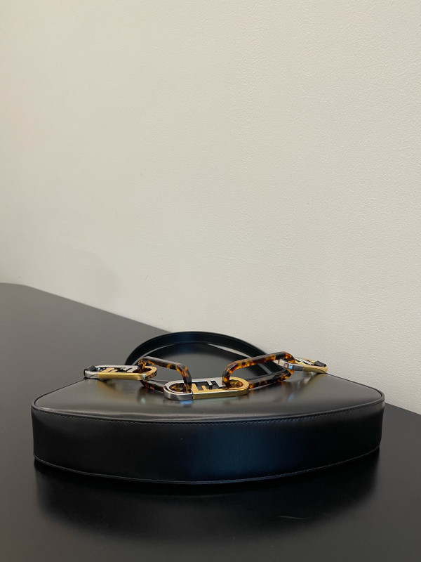 F**di o’lock swing