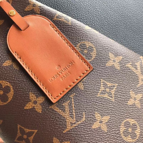 l0*is V*t0n v tote mm