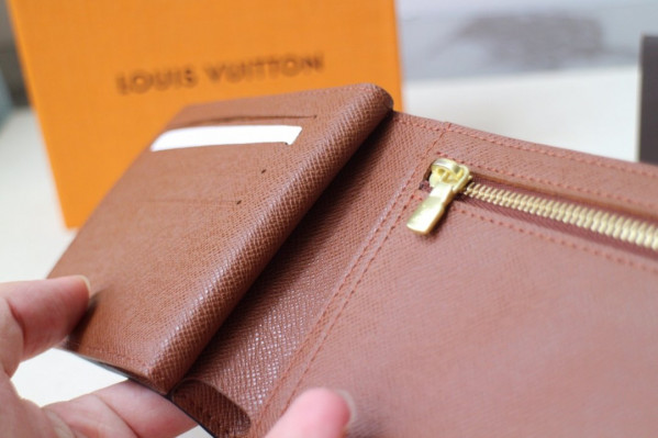 l0*is V*t0n amerigo wallet