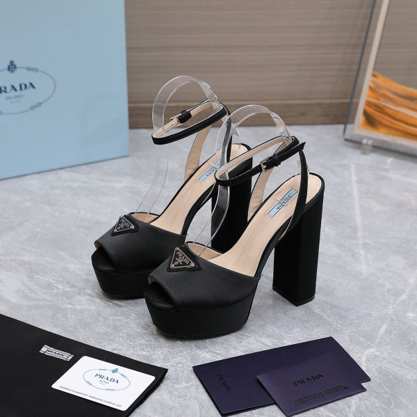 Pra*a patent leather platform sandals