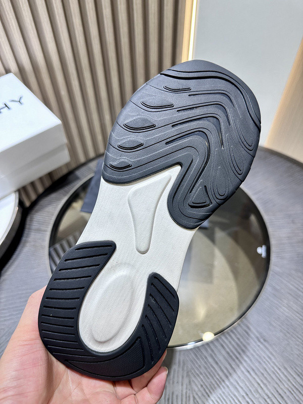 Gienvchy Men Sneakers