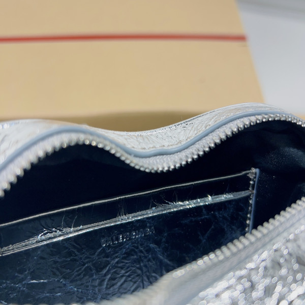 Ba*len*cia*ga  le cagole heart mini metallic crinkled-leather shoulder bag