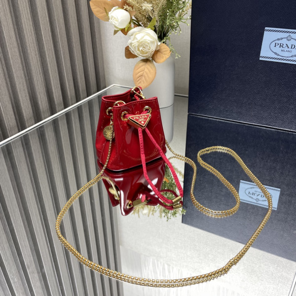 Pra*a  shearling bucket bag-9-9-6cm