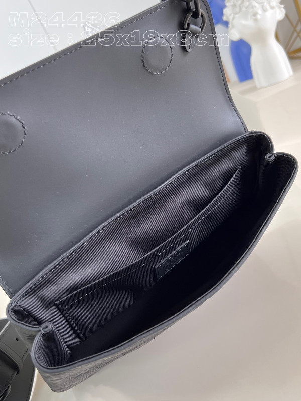 l0*is V*t0n steamer wearable wallet-25*19*8cm