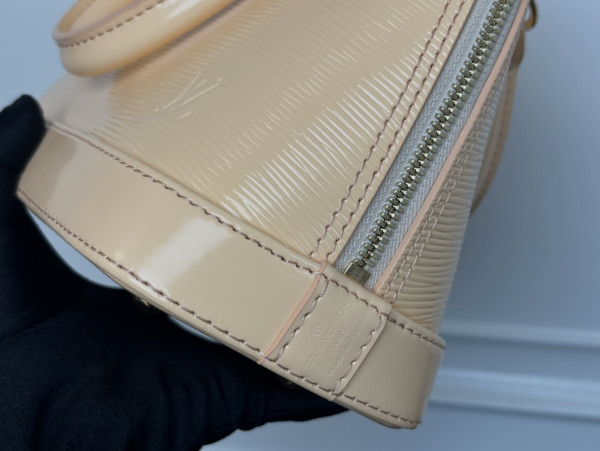 l0*is V*t0n alma bb-23.5*17.5*11.5cm