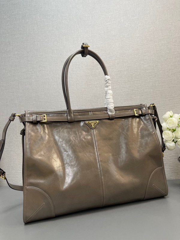 Pra*a extra large leather handbag