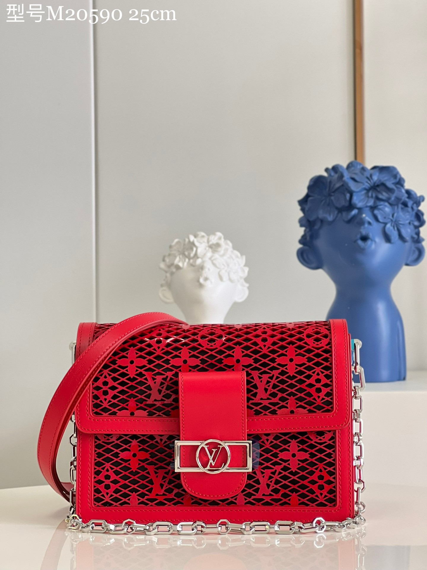 l0*is V*t0n dauphine mm